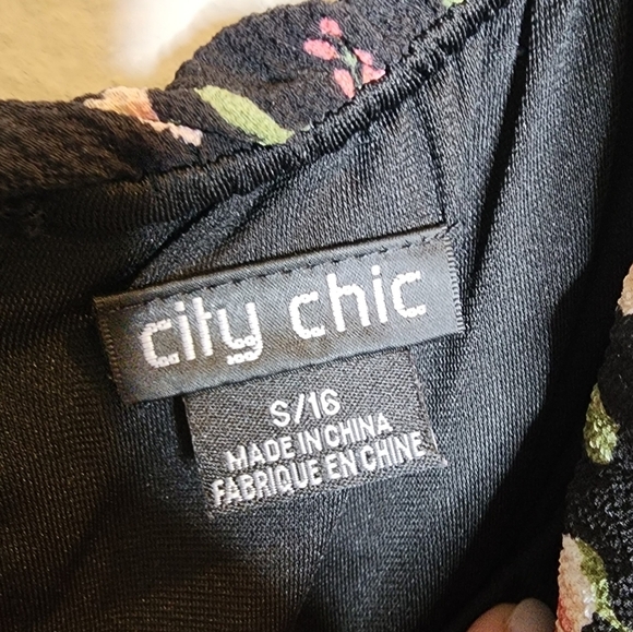 City Chic off shoulder floral maxi dress. Elastic waist. Belted. Size 16. - Picture 5 of 14